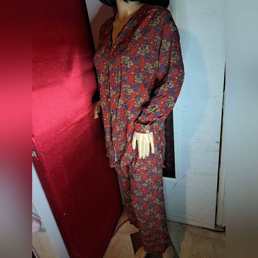 Floral Red Set - Picture 2 of 3